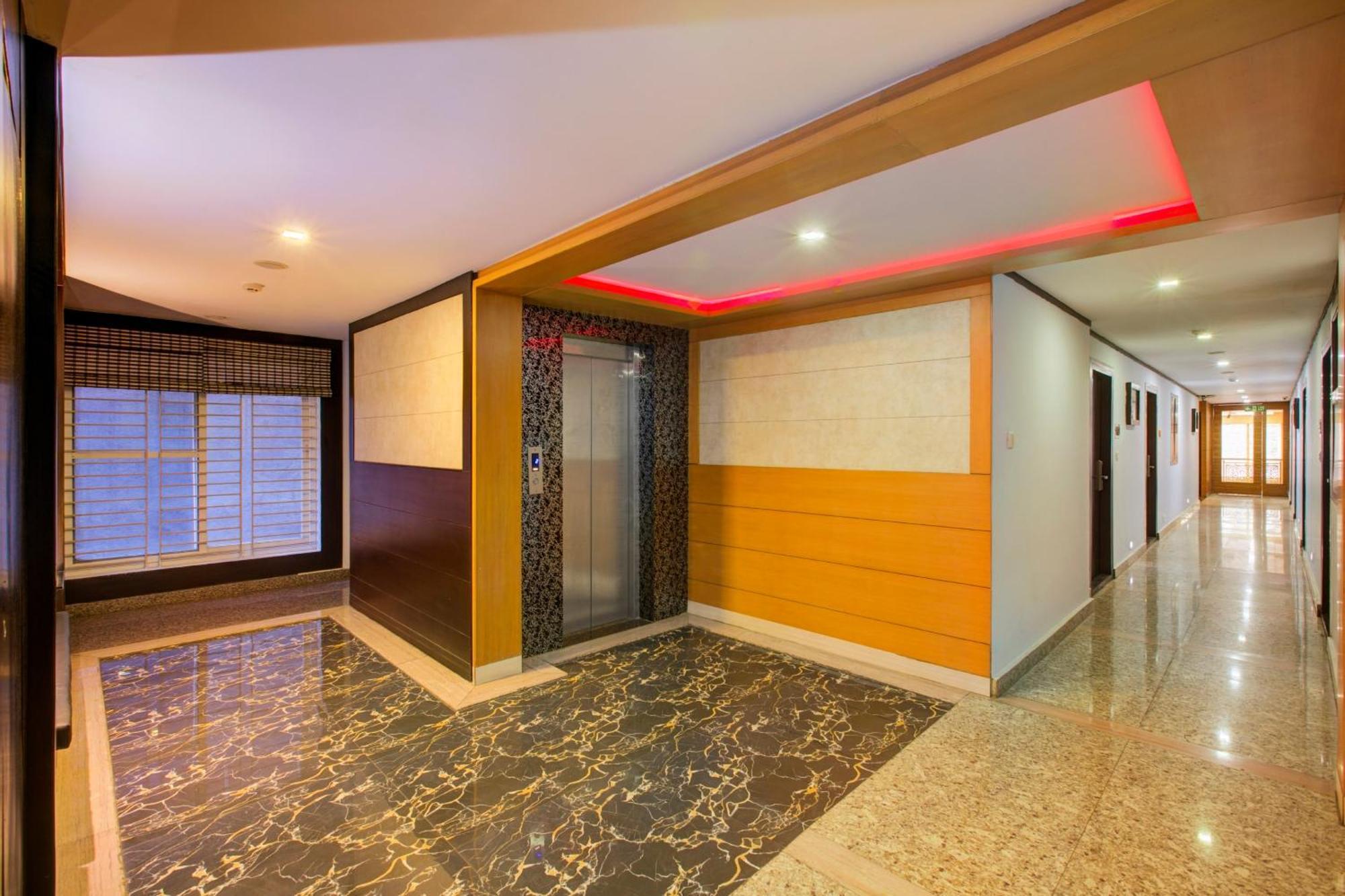 Super Townhouse Oak Jvh Hotel Bangalore Eksteriør billede