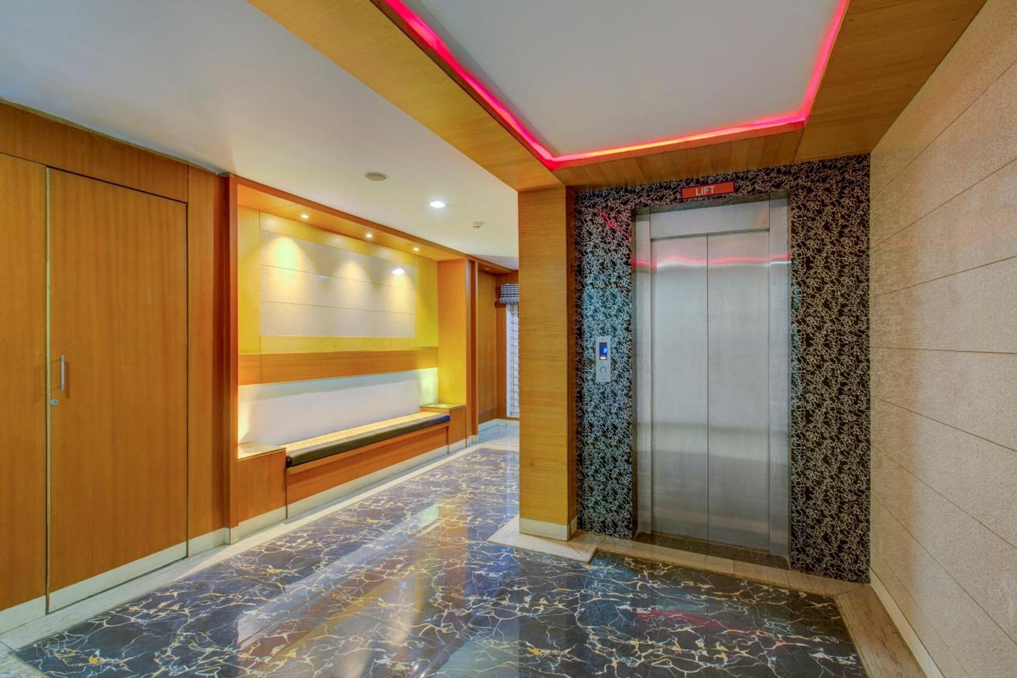 Super Townhouse Oak Jvh Hotel Bangalore Eksteriør billede